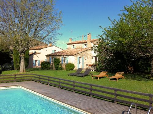 Maison de charme avec piscine chauffée pour 10 personnes dans le Luberon